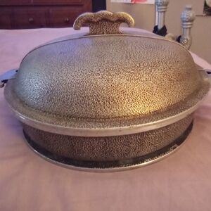 Elegant Gold Textured Cookware